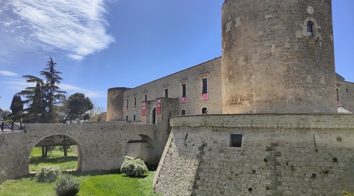 VENOSA, I MERCATINI DI NATALE E IL FESTIVAL DEI 5 CONTINENTI