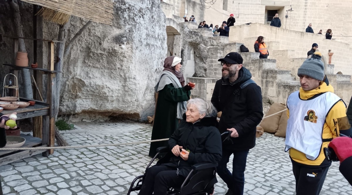 MATERA, IL PRESEPE VIVENTE DELL’INCLUSIONE ACCOGLIE OLTRE 300 DISABILI