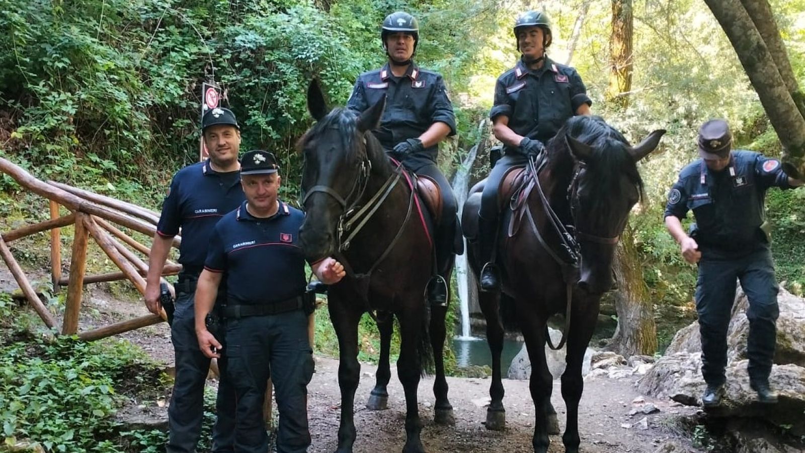 I CARABINIERI A CAVALLO ALLE CASCATE DI SAN FELE