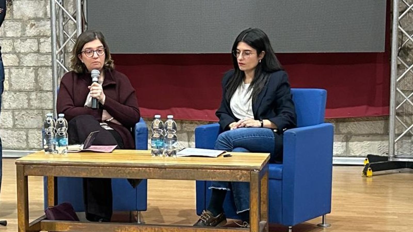 L'ARCHEOLOGIA  INCONTRA LA LETTERATURA: LE STORIE DI MADRI DI MARA CINQUEPALMI AL MUSEO ADAMESTEANU