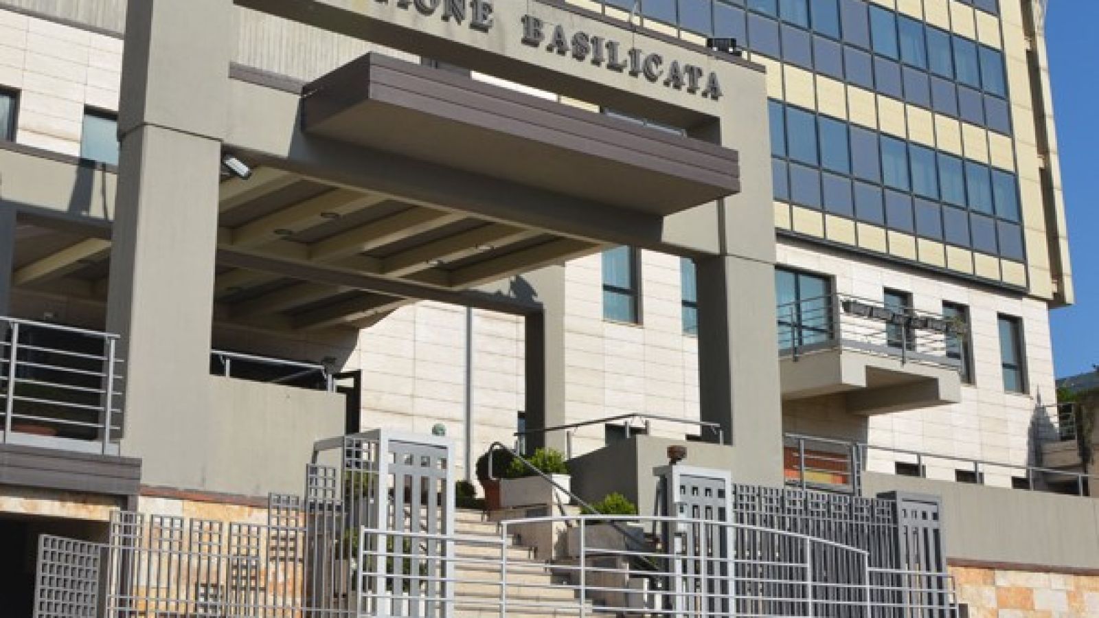 SCORRIMENTO GRADUATORIE IDONEI, PICERNO: PRESTO 85 NUOVI ASSUNTI