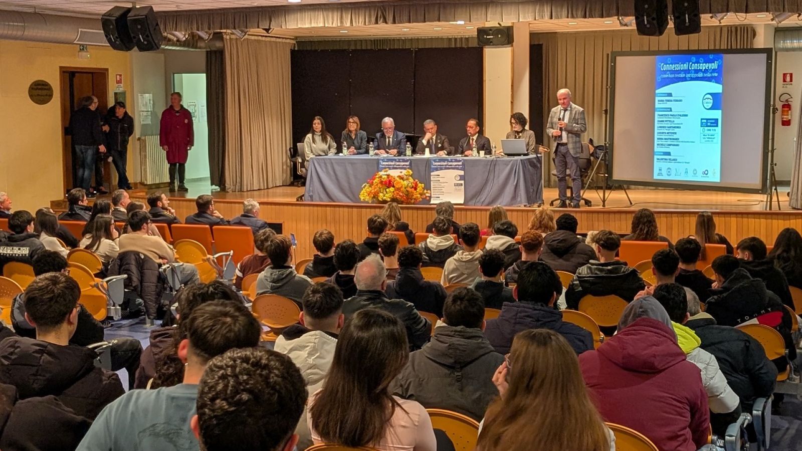 CONNESSIONI CONSAPEVOLI: STUDENTI PROTAGONISTI DI UN DIALOGO NECESSARIO