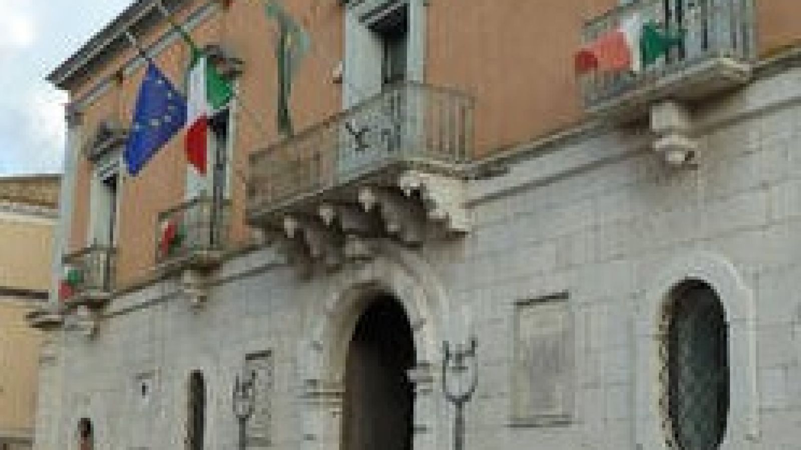 VENOSA: PRESENTATA IN CONSIGLIO COMUNALE UNA MOZIONE CONTRO I VITALIZI